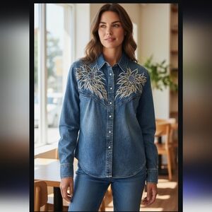 Vintage Women's Suna Dee Embroidered Denim Shirt with Floral Design Size-M